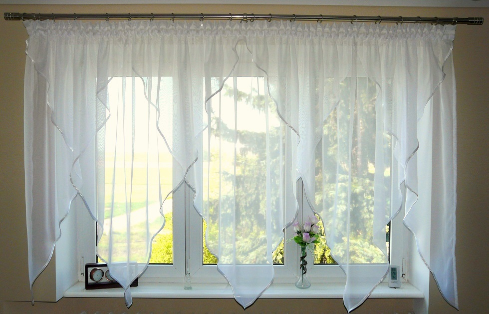 Moderne Fertiggardine aus Voile Balkon SET Schöne Gardine AG18 A