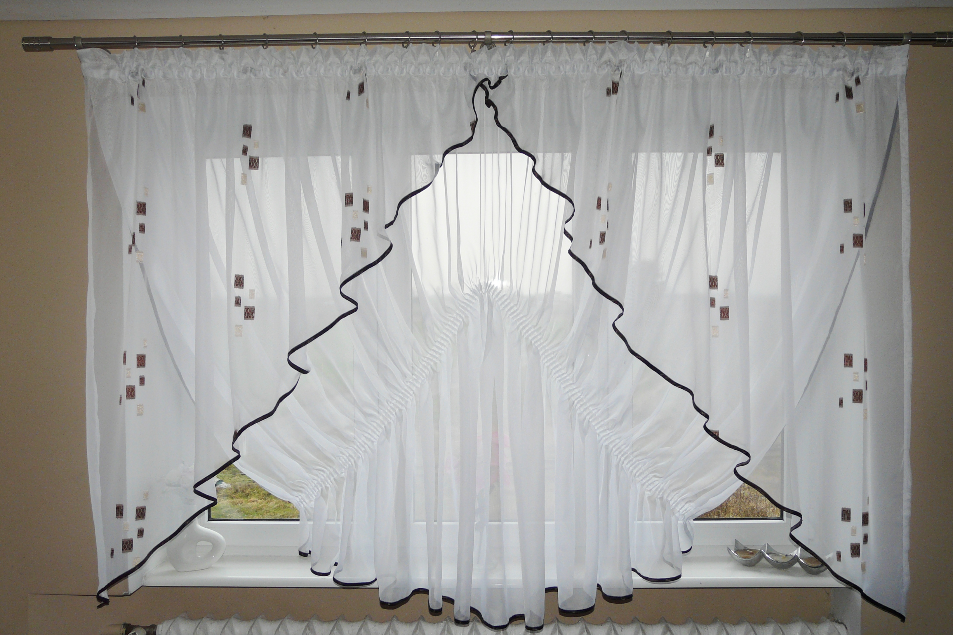 Moderne Fertiggardine aus Voile SET Schöne Gardine AG19 Braun Weiss Fenster